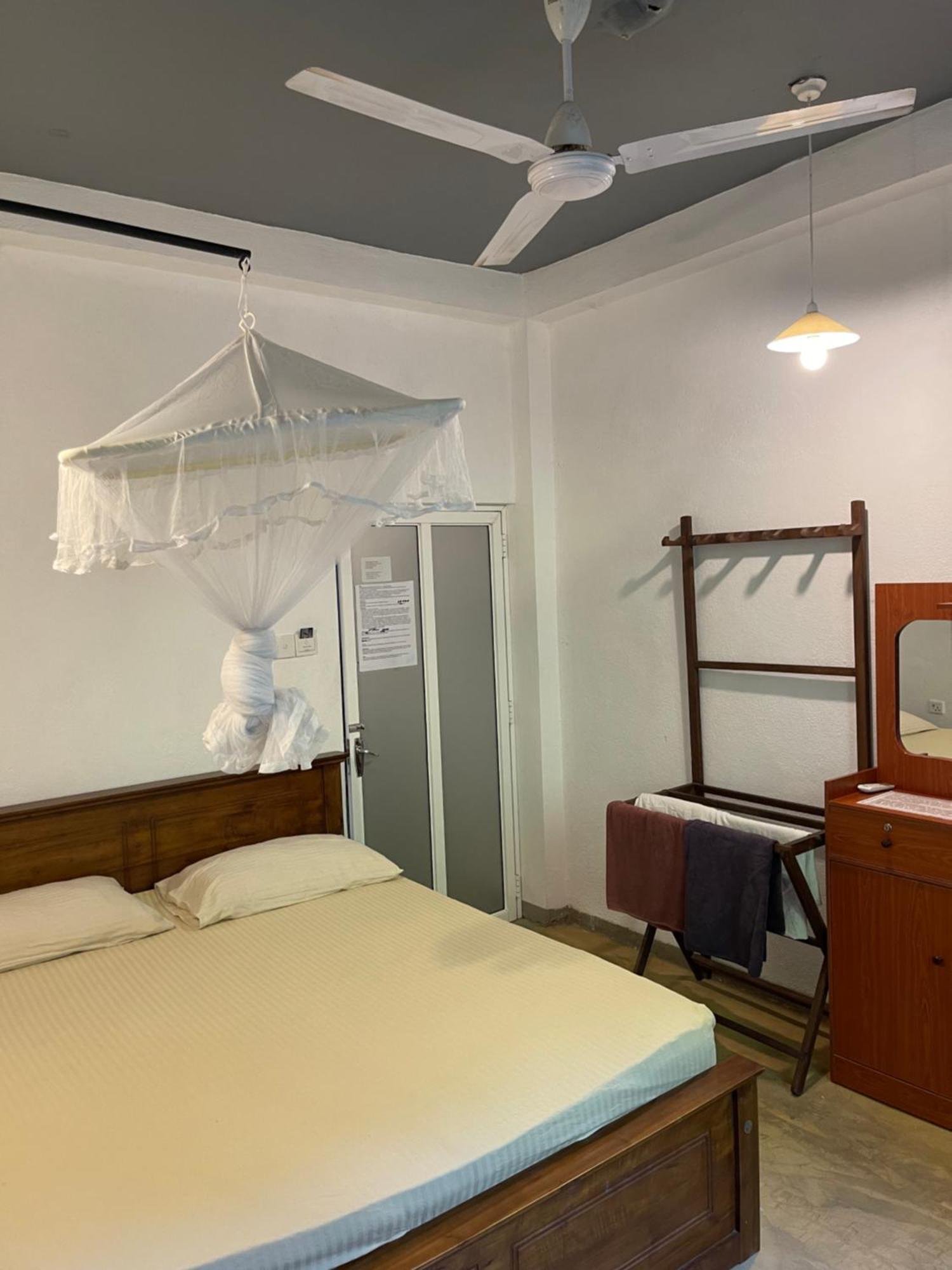 Holiday Inn אונה ואטונה מראה חיצוני תמונה